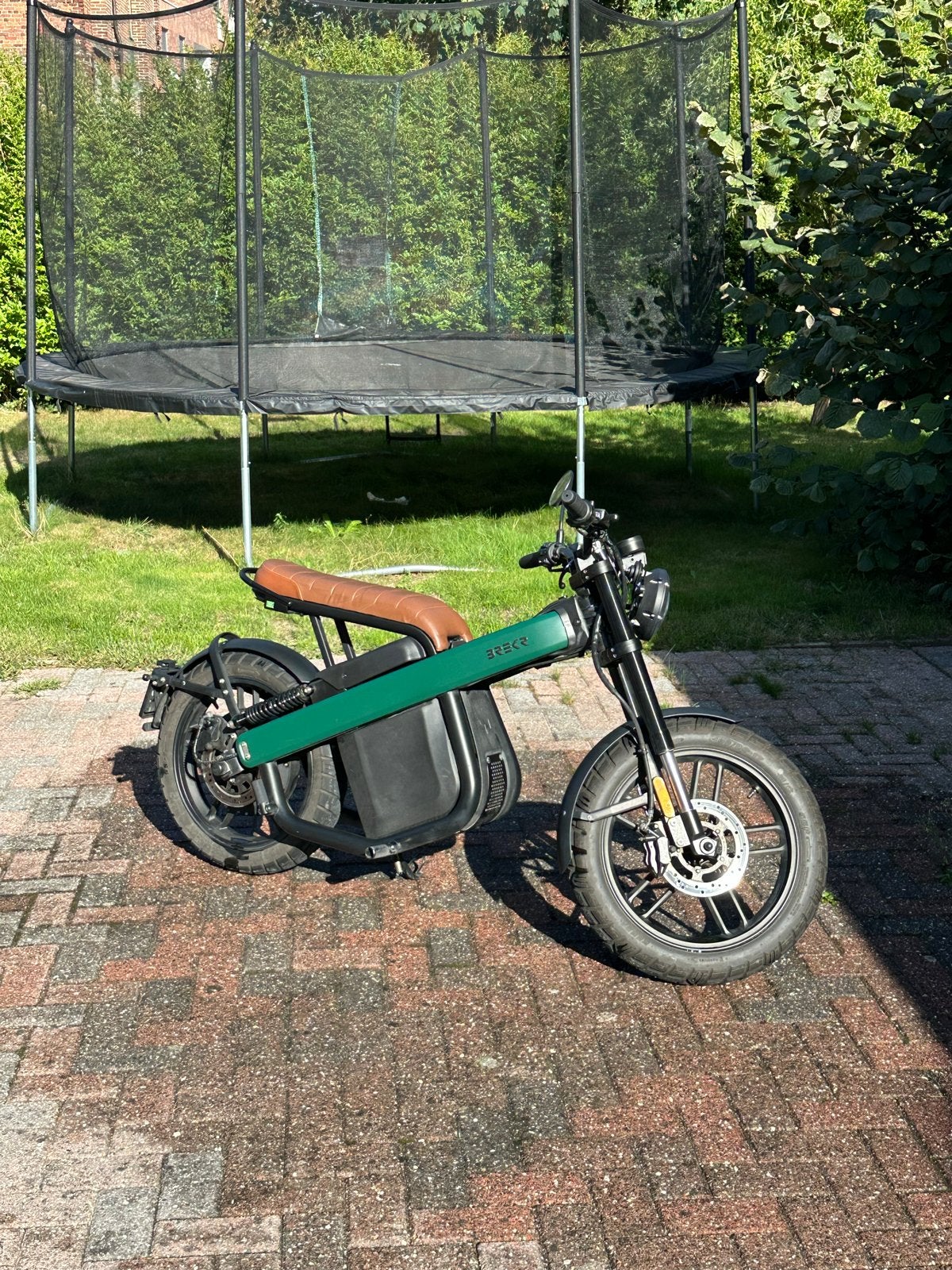 Brekr Model B - Elektrische Brommer/Snorfiets, Ophalen, Zo goed als nieuw, Maximaal 45 km/u