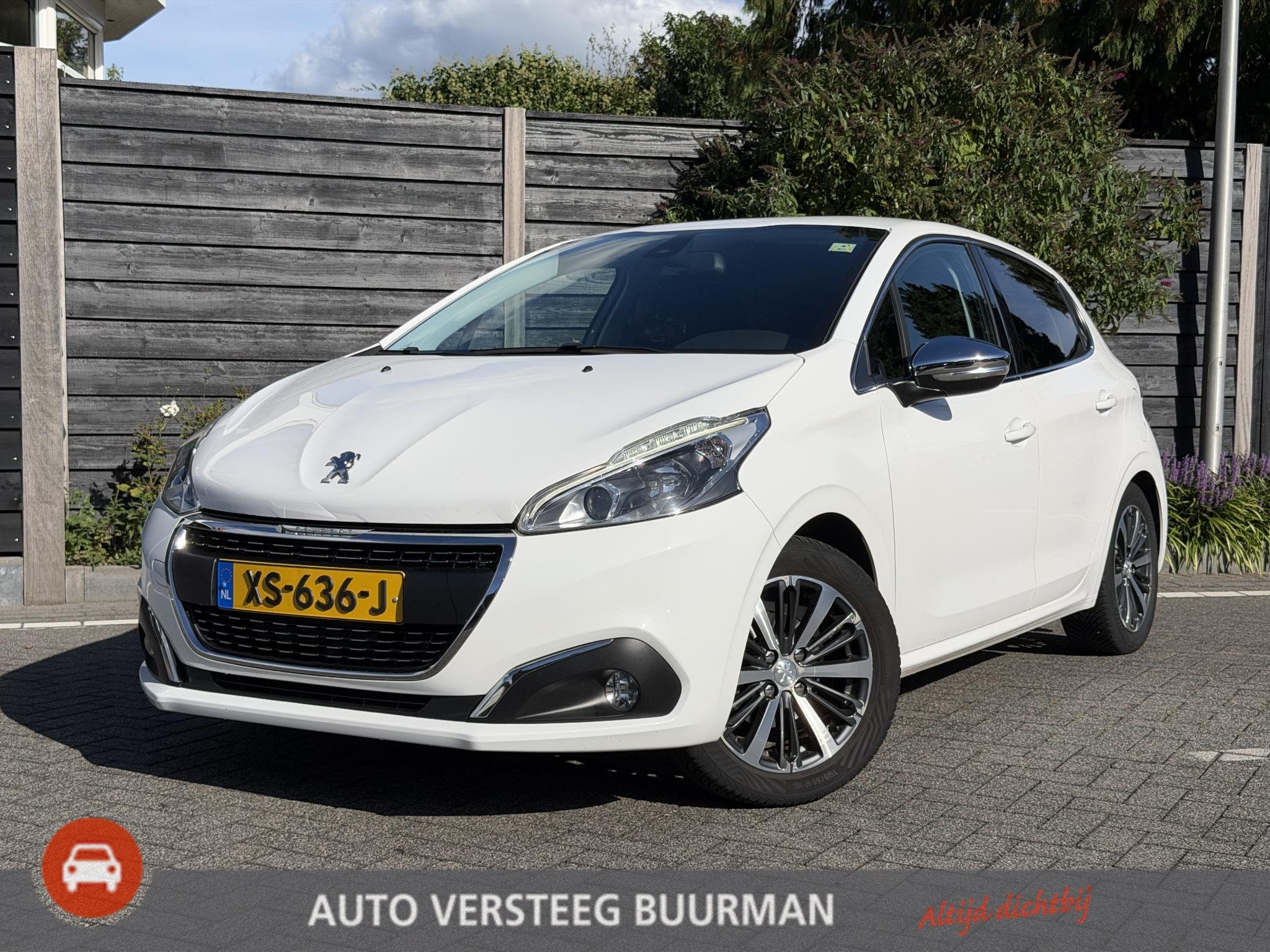 Peugeot 208 Allure 1.2 PureTech 82PK Trekhaak, Navigatie, Pa, Auto's, Stof, 1199 cc, 82 pk, Wit