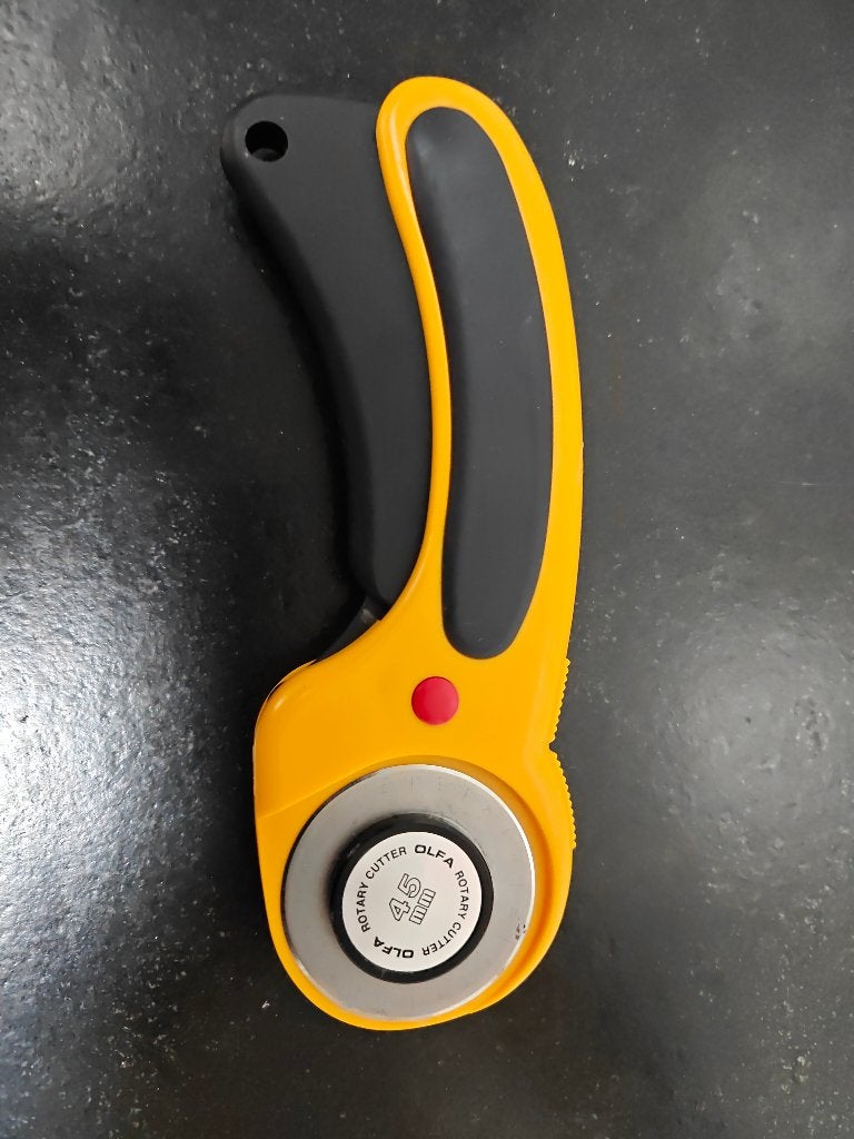 Olfa rotary cutter B, Doe-het-zelf en Verbouw, Overige merken, Onbekend, Ophalen of Verzenden, Zo goed als nieuw