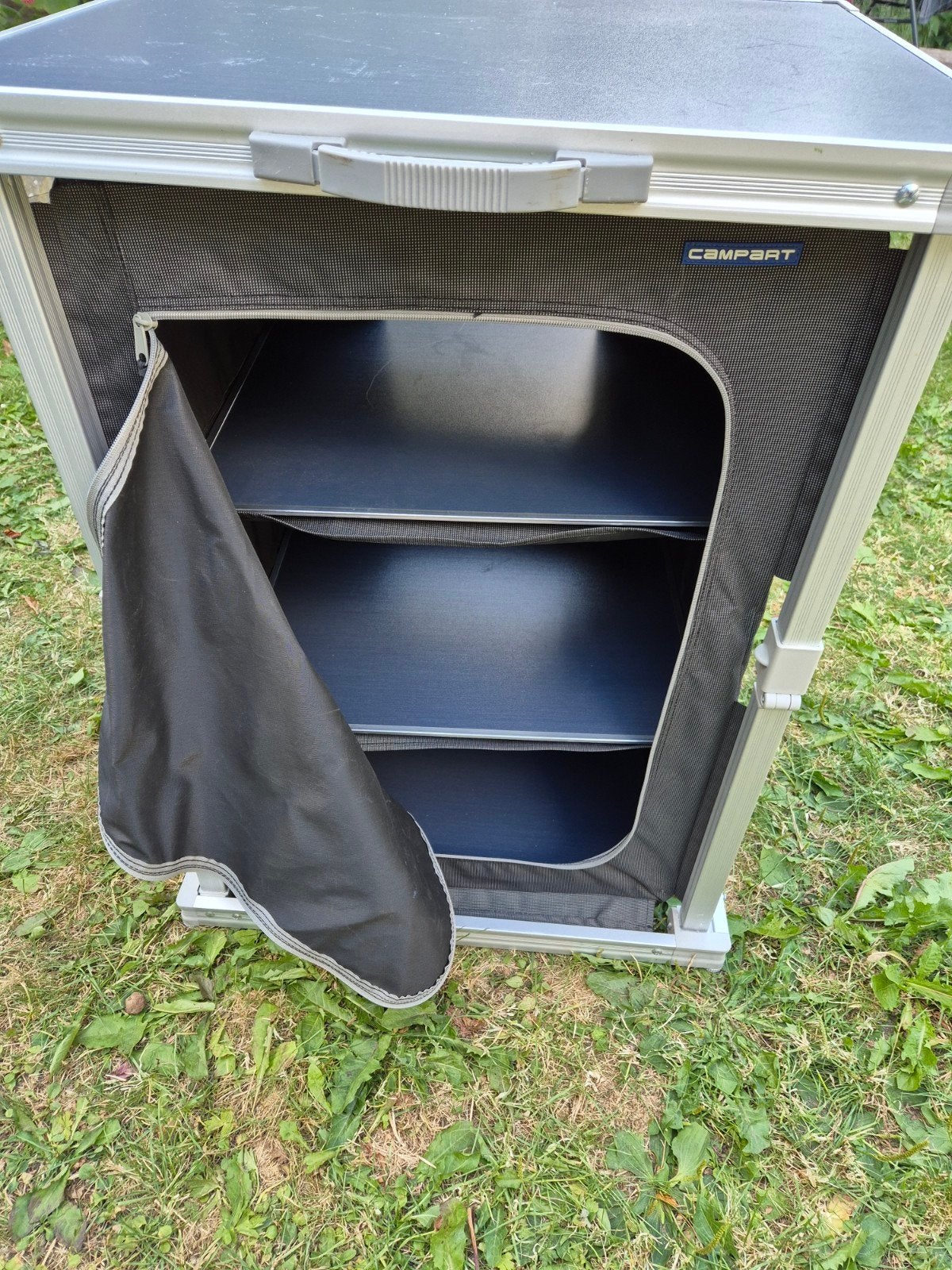 Mooie handige Campingkast Campart Travel CU-0724, Ophalen, Gebruikt