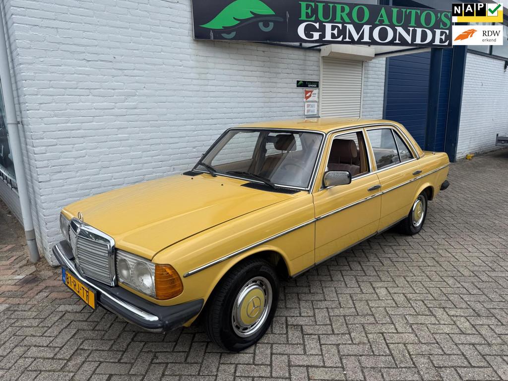 Mercedes-Benz 200-280 (W123) 230 AUTOMAAT OPEN DAK, Automaat, Achterwielaandrijving, Gebruikt, 4 cilinders