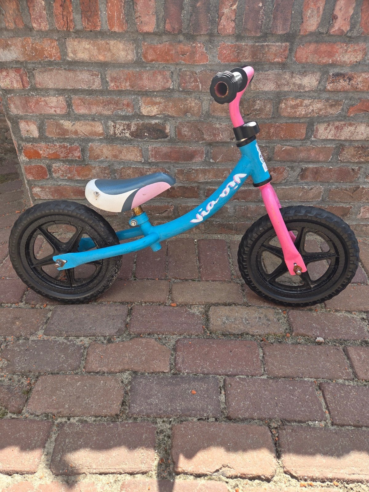 Leuke roze/blauwe loopfiets voor de kleintjes, Ophalen, Gebruikt, Loopfiets