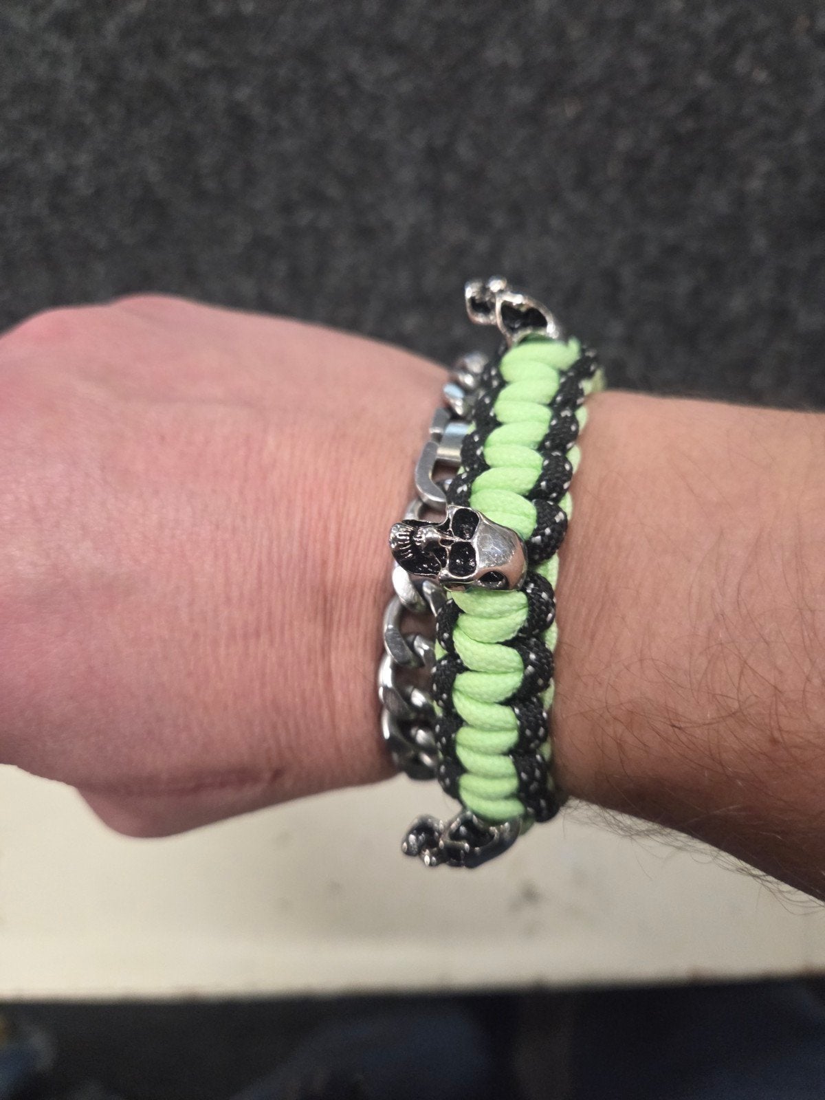 Unieke Handgeknoopte Glow in the Dark Paracord Armband, Ophalen of Verzenden, Nieuw, Overige kleuren, Overige materialen