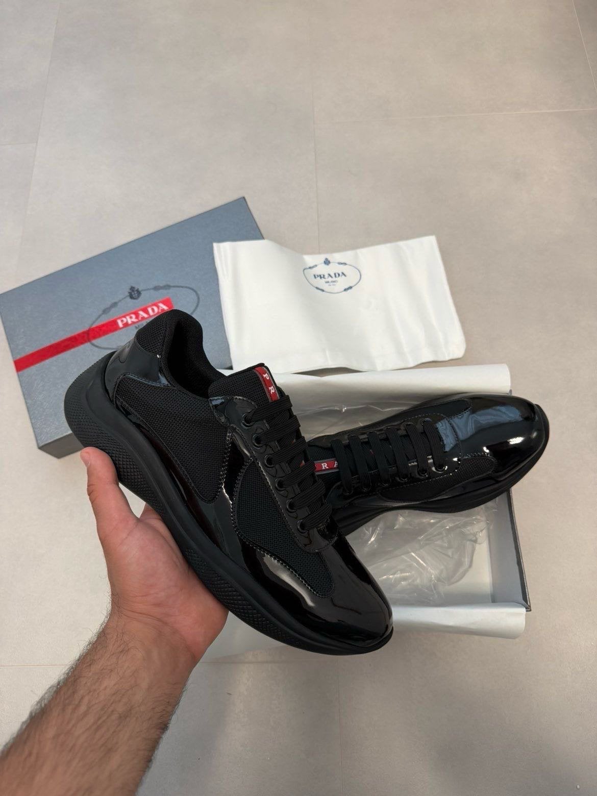 Prada cups black, Ophalen of Verzenden, Zo goed als nieuw, Zwart