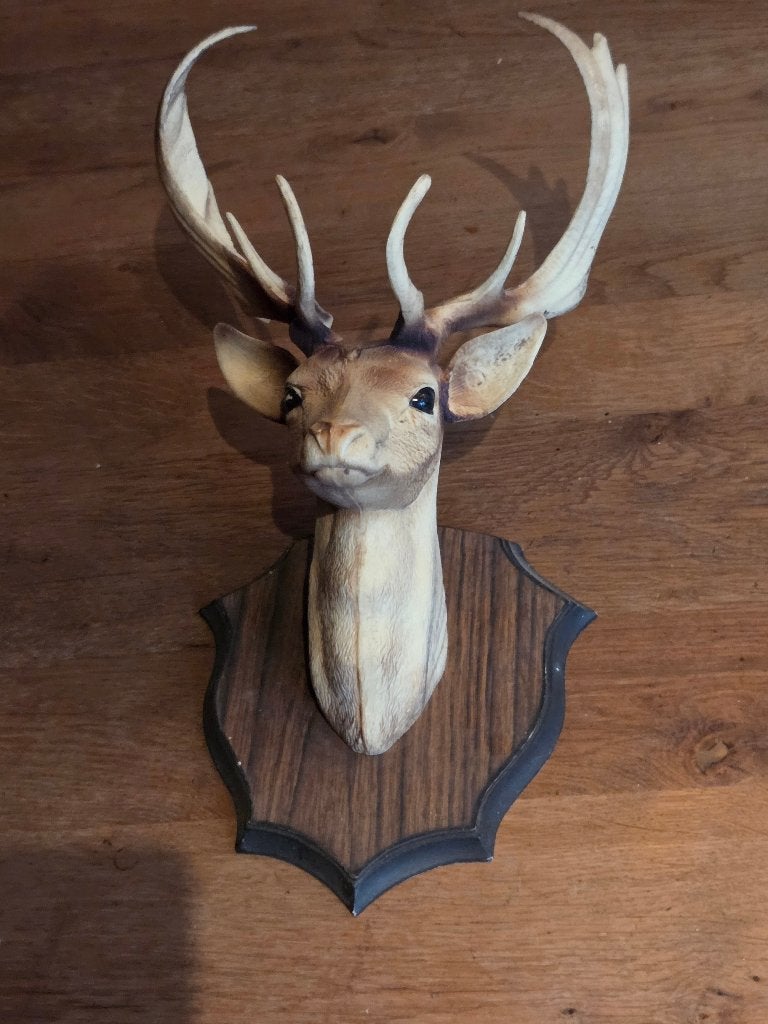 Vintage hertenkop - kunststof of schild Damhert Mancave, Ophalen of Verzenden, Zo goed als nieuw, Hert, Beeldje of Figuurtje