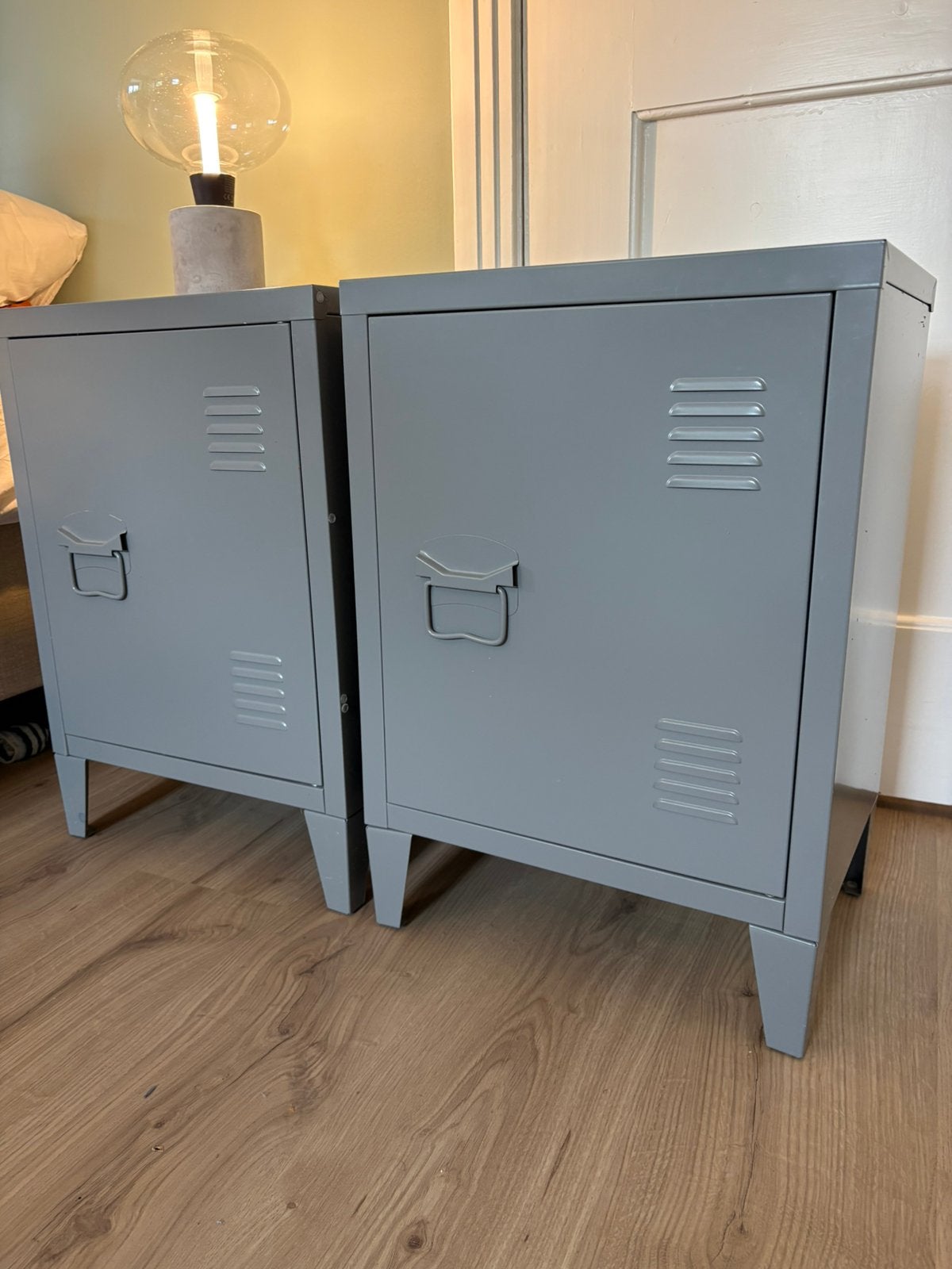 2 Nachtkastjes/lockerkastjes, Ophalen, Gebruikt