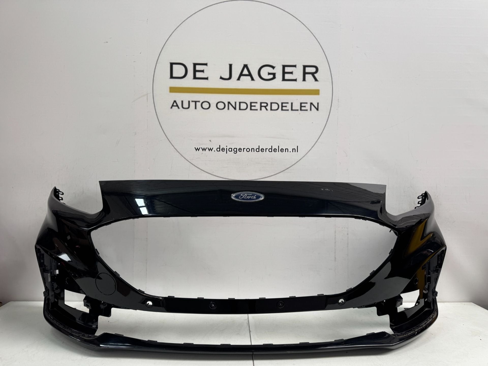 FORD KUGA III MK3 ST LINE VOORBUMPER BUMPER LV4B-17003-S, Gebruikt, Voor, Info@ford.com, Ophalen of Verzenden