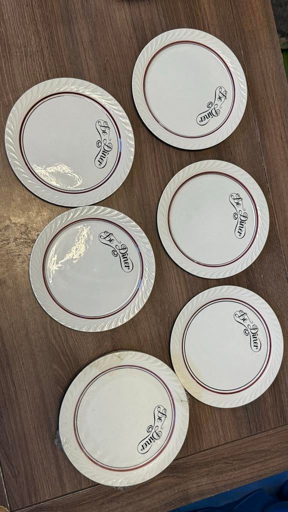 9"Le Dîner" borden van BOCH Belgium, Keramiek, Nieuw, Ophalen of Verzenden, Bord(en)