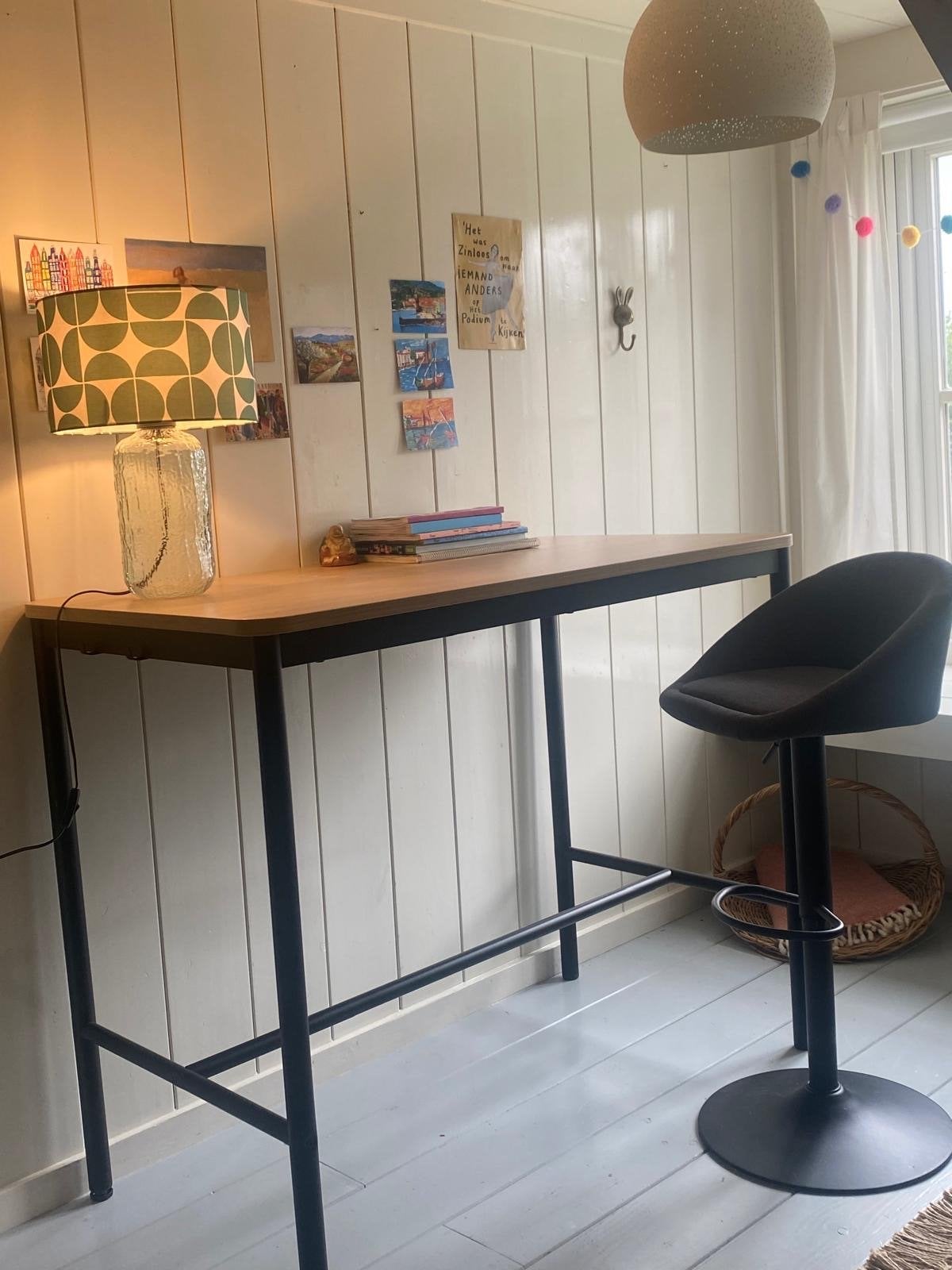 IKEA TOMMARYD tafel met 2 JYSK barkrukken, Huis en Inrichting, Ophalen, Gebruikt, 100 tot 150 cm, 50 tot 100 cm