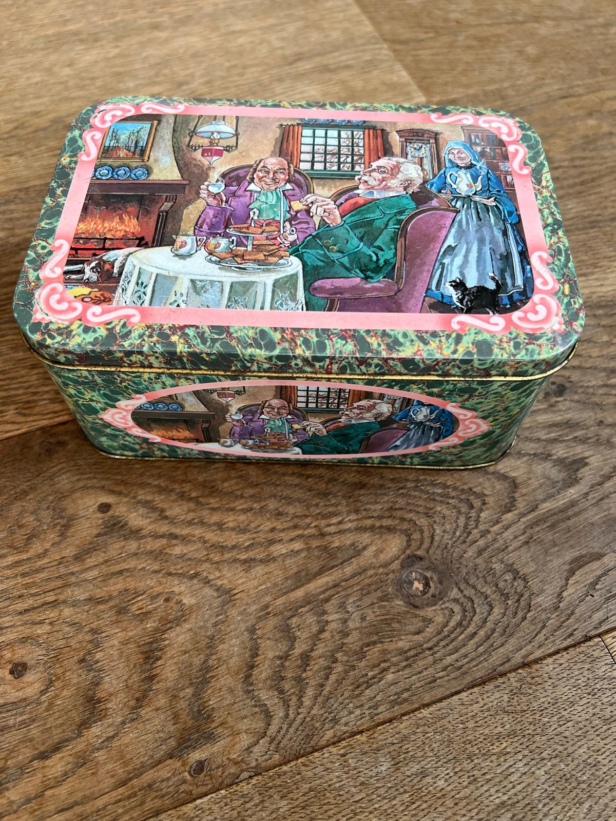 Vintage blikken Albert Heijn trommel met klassieke theescène, Ophalen of Verzenden, Gebruikt, Koek(jes), Overige merken