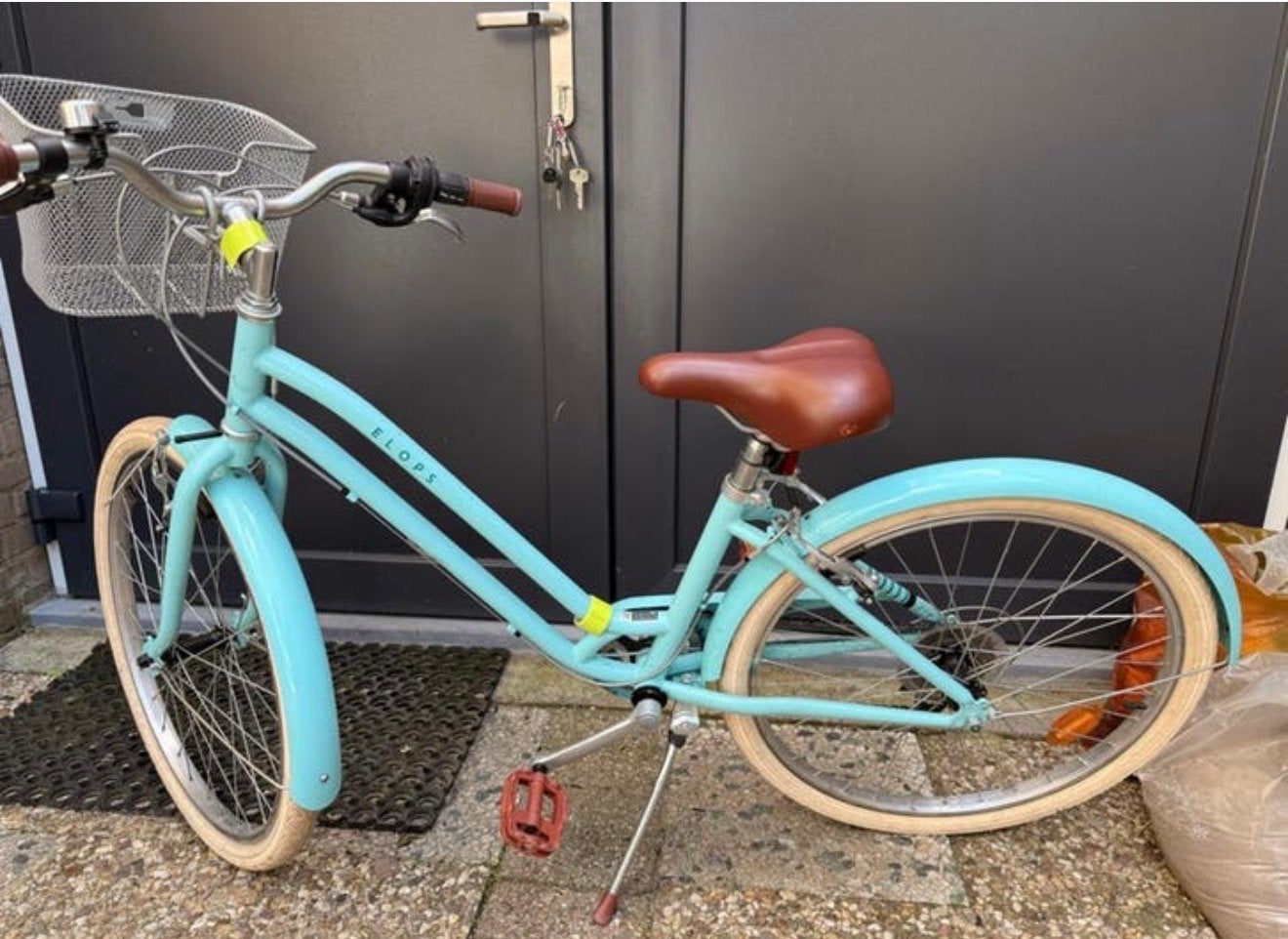 Elops stadsfiets met lage instap en mandje, Fietsen en Brommers, Fietsen | Meisjes, Ophalen, Gebruikt, 26 inch of meer, Versnellingen