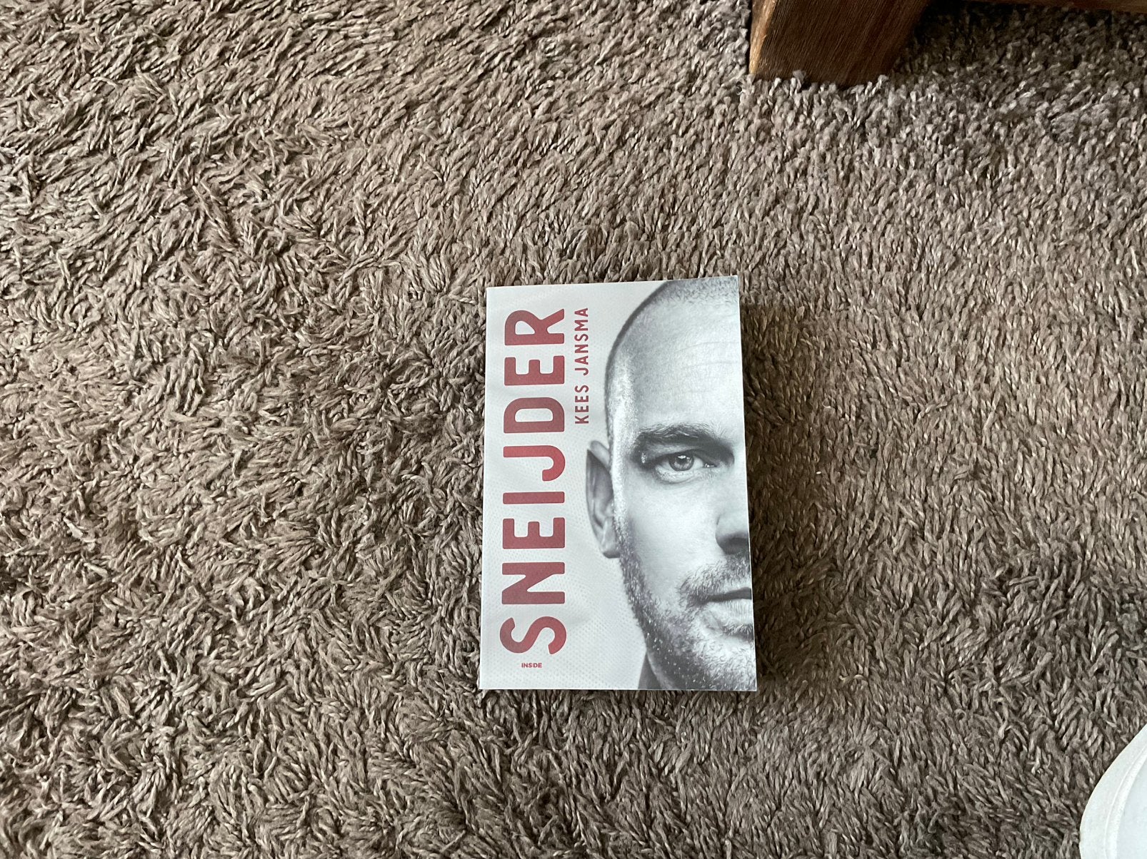 Sneijder (boek van Wesley Sneijder), Ophalen of Verzenden, Zo goed als nieuw