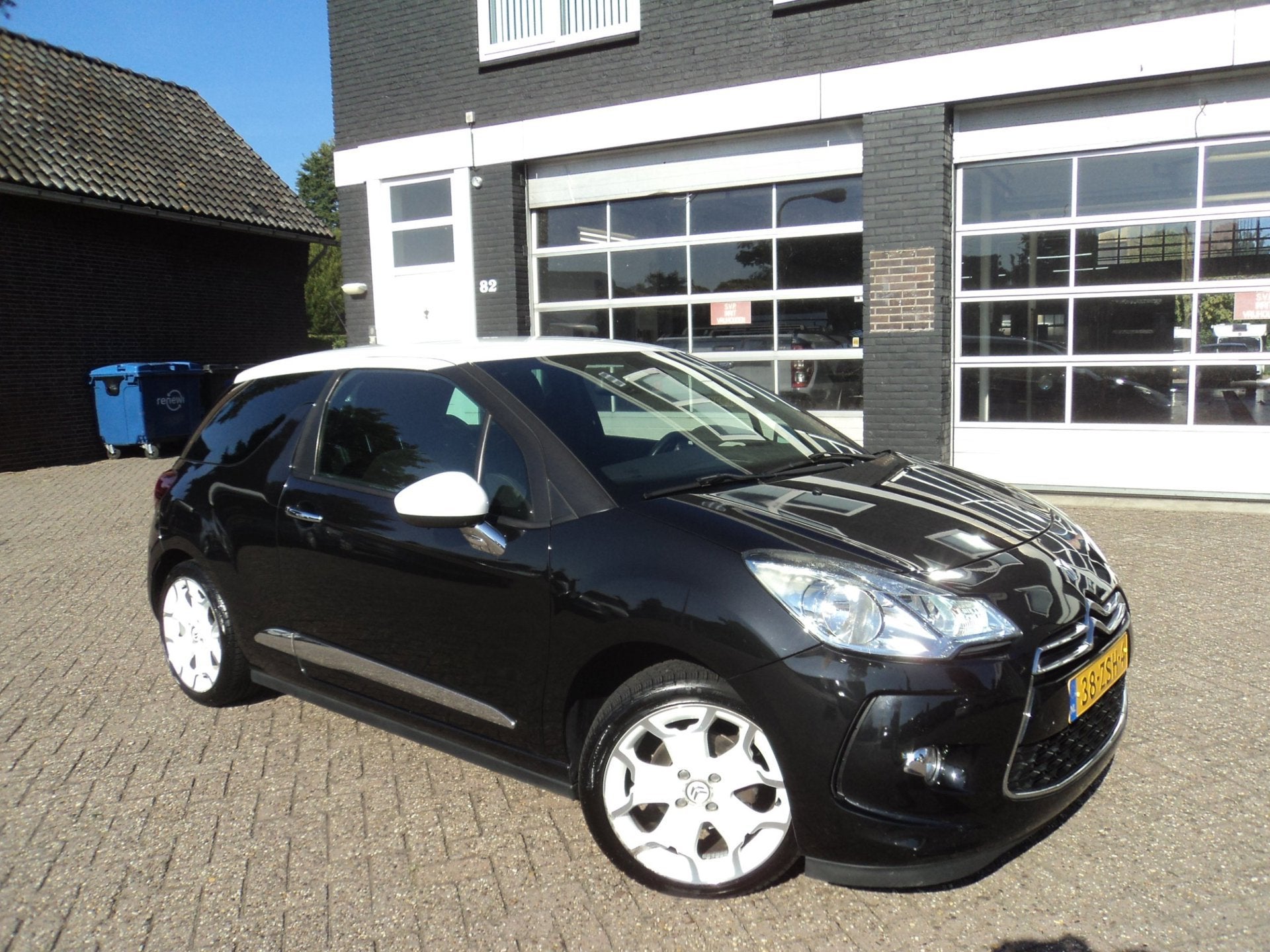 Citroen DS3 1.2 VTi Chic, Voorwielaandrijving, Euro 5, Stof, Zwart