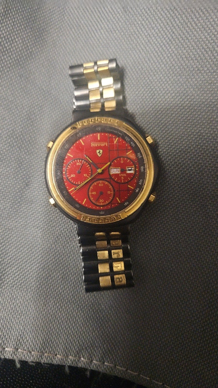 Ferrari Polshorloge - Zwart/Goud met Rode Wijzerplaat, Ophalen of Verzenden