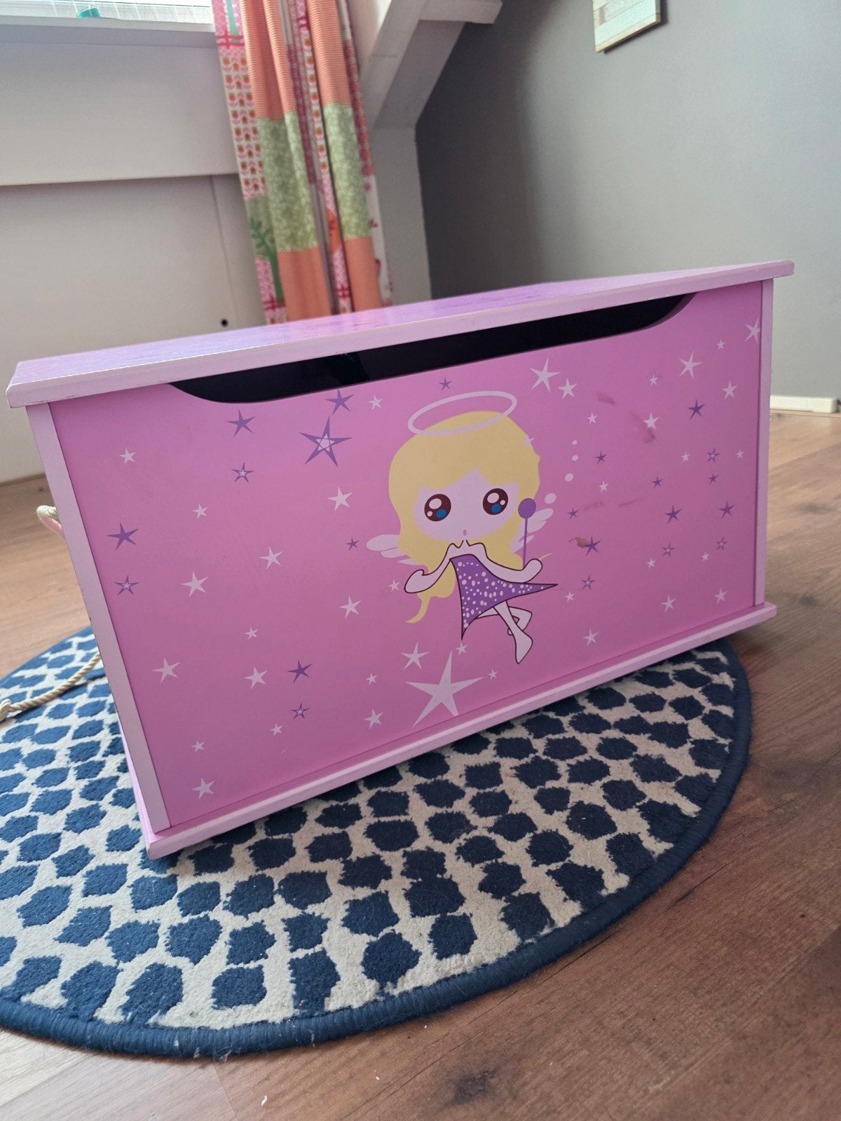 Roze speelgoedkist met engeltje - 60x36x33cm, Ophalen