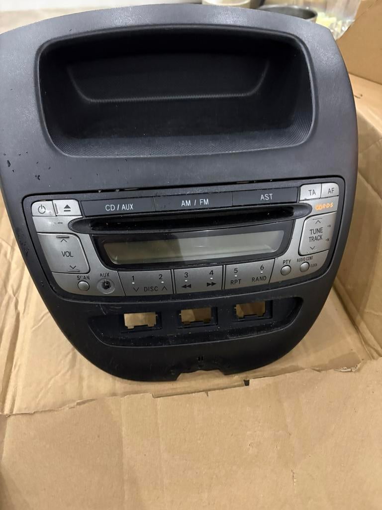 Aygo/107 radio, Auto diversen, Autoradio's, Ophalen of Verzenden, Zo goed als nieuw