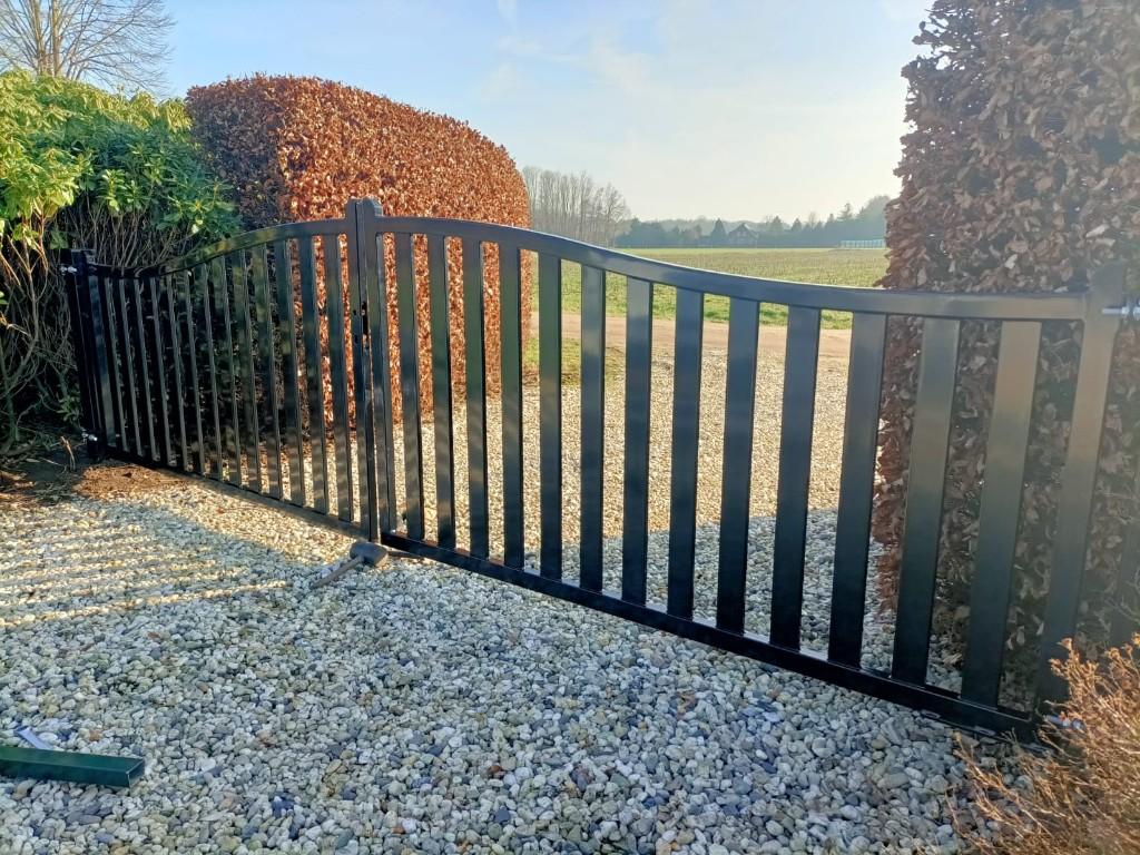Sierpoort lamellen met toog H: 130cm in midden B: 475cm, Met poort, Nieuw, Ophalen of Verzenden, Sierhekwerk