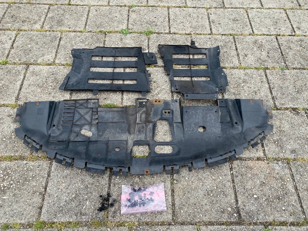 Originele bodemplaten set Volvo V40/S40 2002-2004, Ophalen