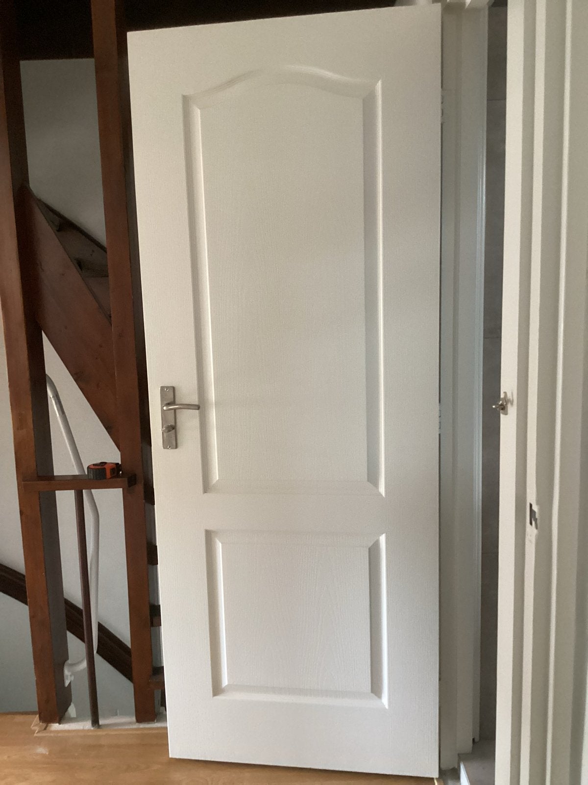 Witte binnendeur met paneeldetails en klink, Doe-het-zelf en Verbouw, Deuren en Horren, 80 tot 100 cm, Binnendeur, Ophalen of Verzenden
