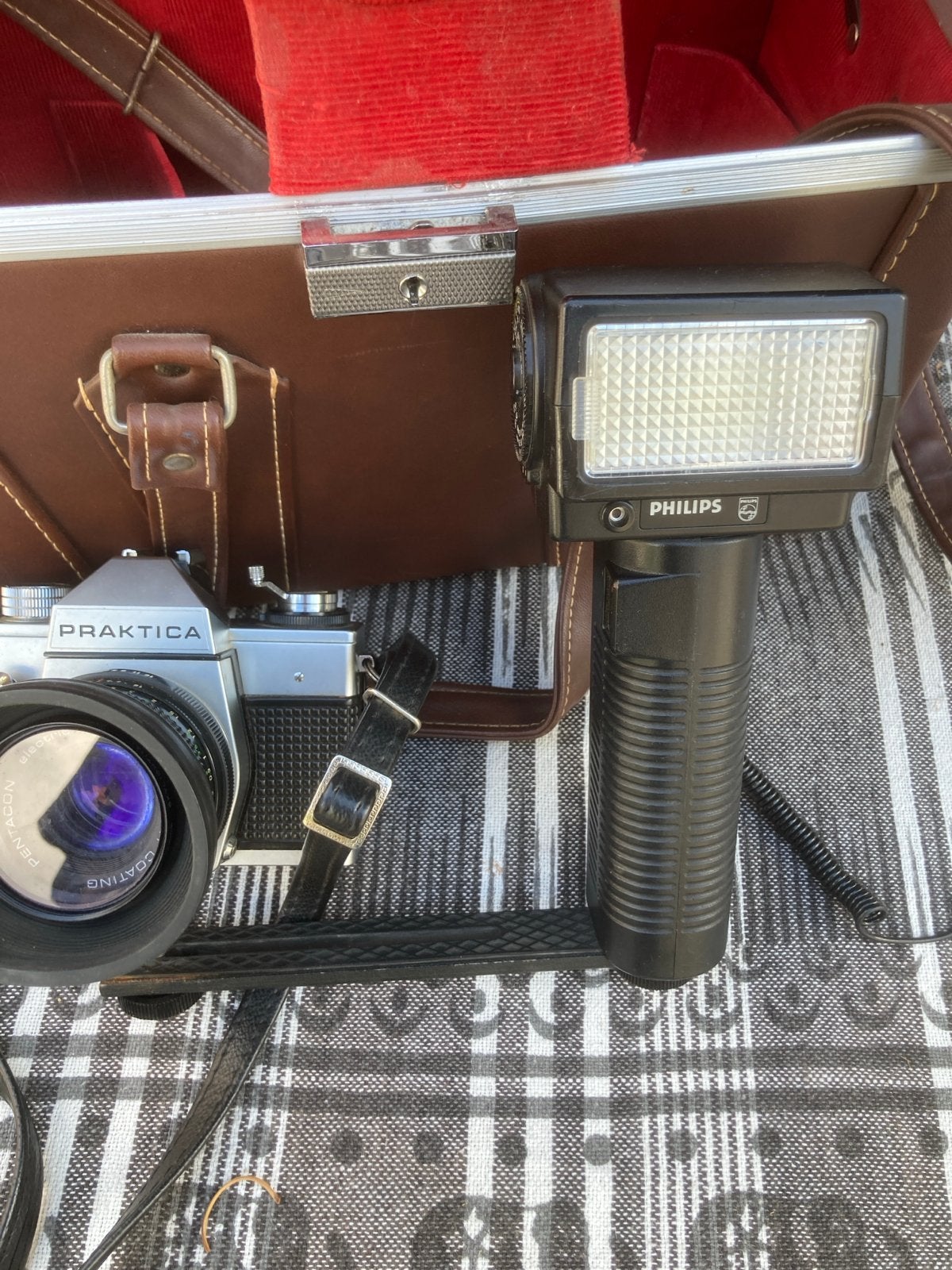 Praktica PLC3 Analoge Spiegelreflexcamera met flitser en kof, Audio, Tv en Foto, Fotocamera's Analoog, Ophalen, Gebruikt, Spiegelreflex