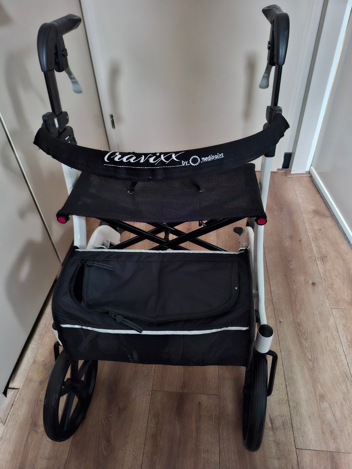 travixx rollator, Diversen, Ophalen, Opvouwbaar, Zo goed als nieuw