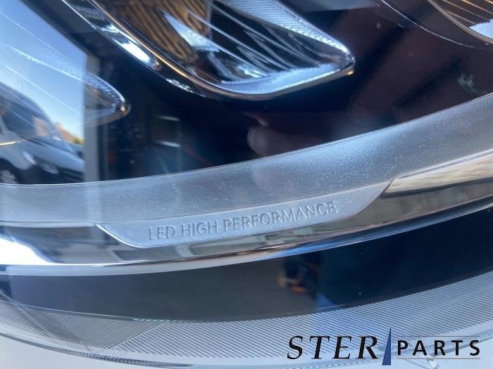 Koplamp rechts van een Mercedes Sprinter, Auto-onderdelen, 12 maanden garantie, -, Nieuw, Ophalen of Verzenden