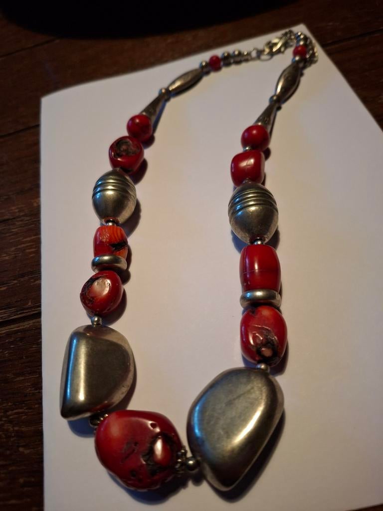 Halssnoer met  bloedkoraal, Ophalen of Verzenden, Rood