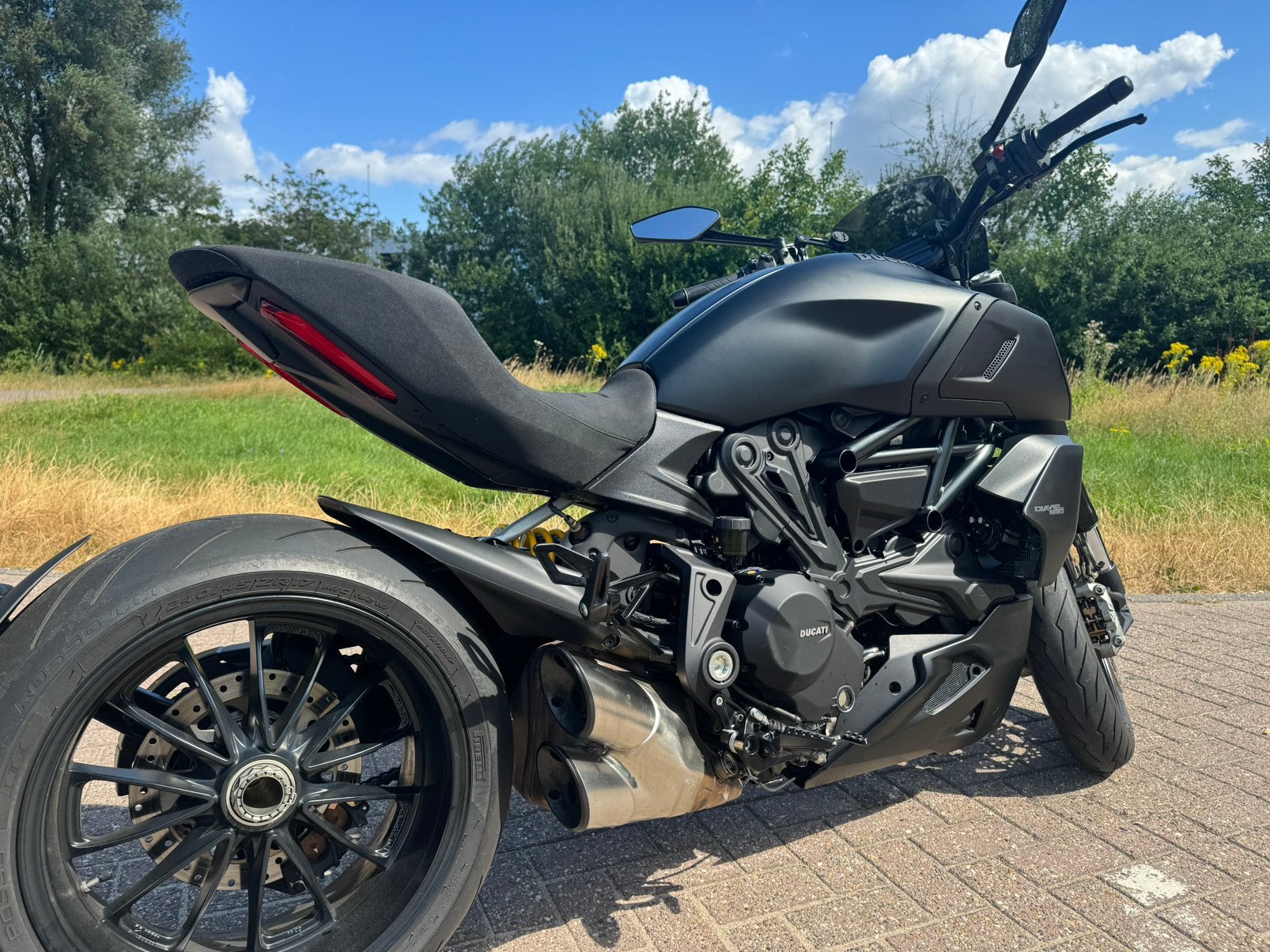 Ducati Diavel 1260 | Zwart | 7000 KM (2020-model), Motoren, Motoren | Ducati, 2 cilinders, Motorrijbewijs A, Gebruikt, Particulier