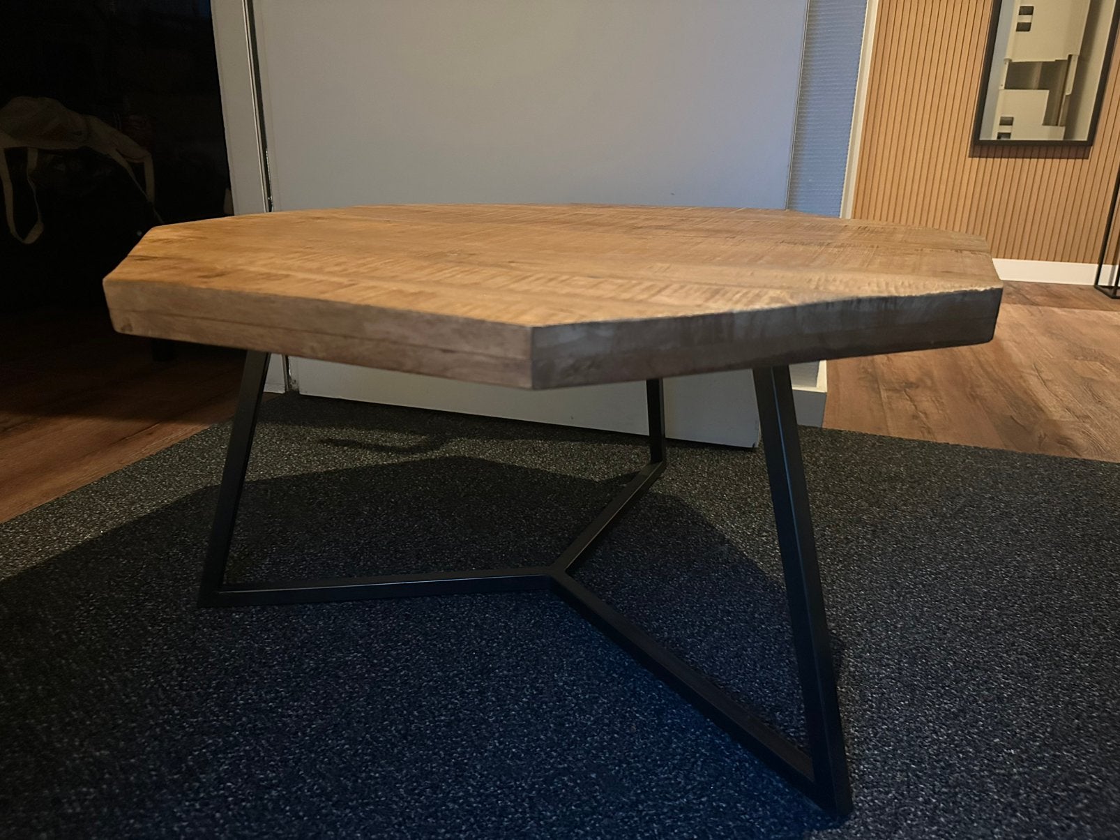 Salontafel octagon | Mangohout, Ophalen, Zo goed als nieuw, Rond, 50 tot 100 cm