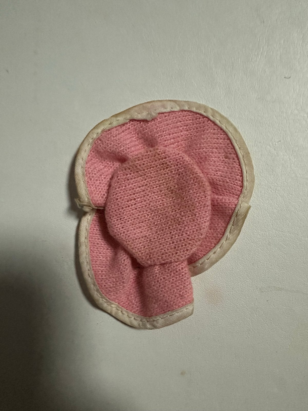 Vintage Barbie hoedje - roze, verkleurd, Ophalen of Verzenden, Gebruikt