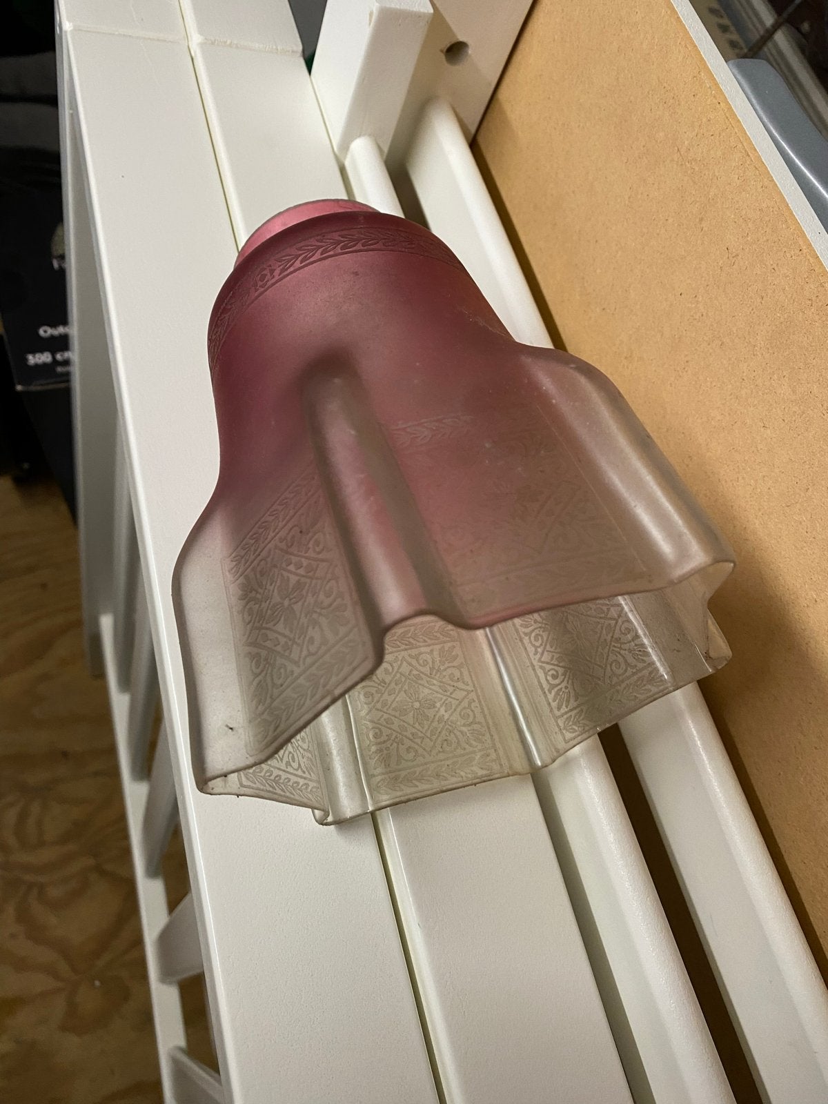 Antieke roze glazen lampenkap met patroon, Antiek en Kunst, Antiek | Glas en Kristal, Ophalen of Verzenden