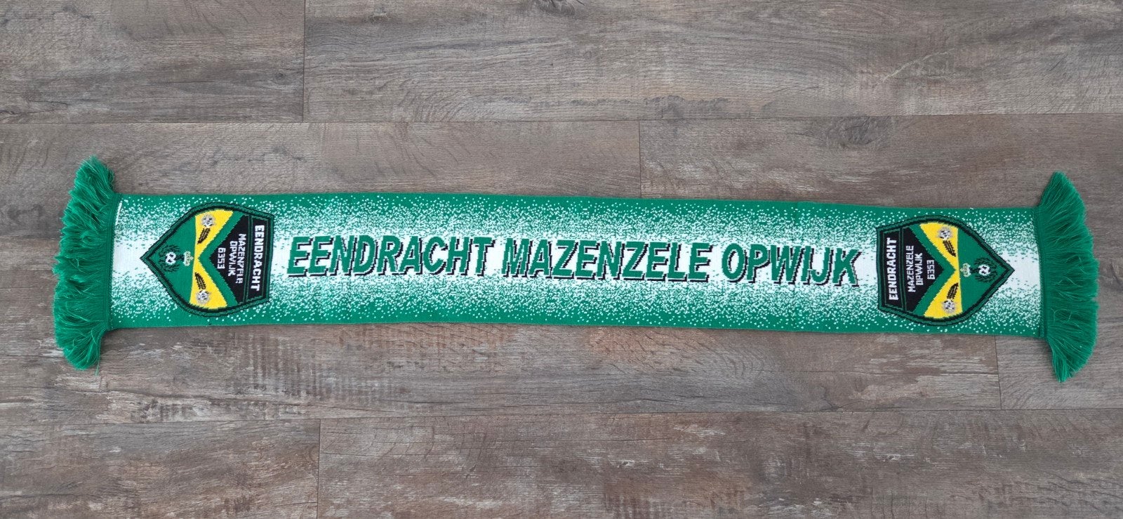 Sjaal Eendracht Mazenzele Opwijk, Verzamelen, Ophalen of Verzenden, Zo goed als nieuw, Buitenlandse clubs, Vaantje of Sjaal