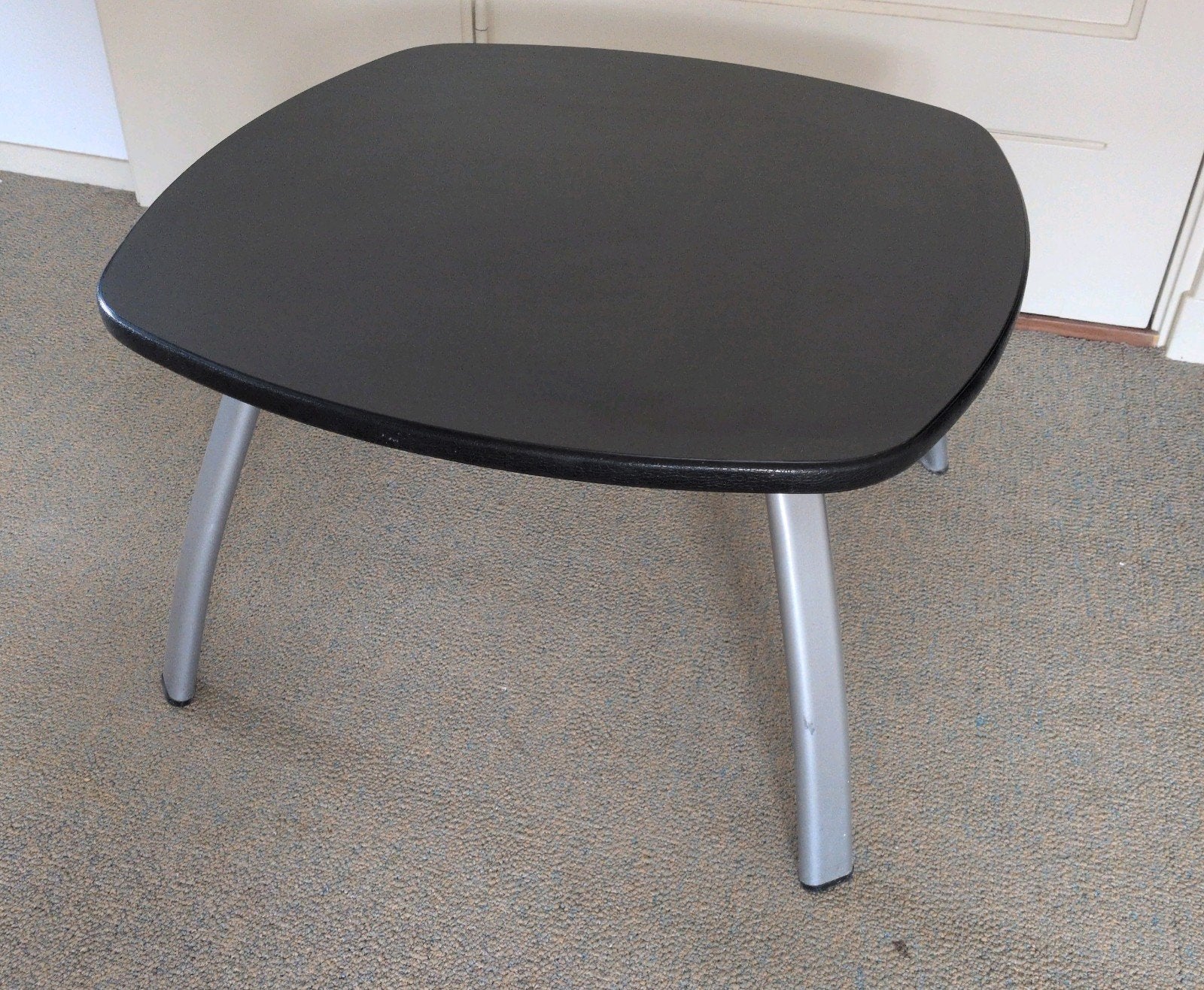 Gratis 2 Stoelen met salontafel, Ophalen, Gebruikt, 100 tot 150 cm, 50 tot 100 cm