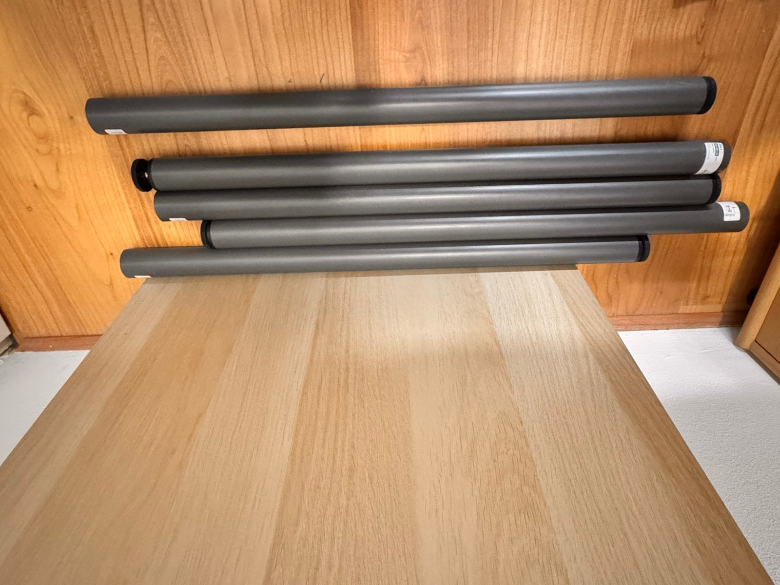 Ikea LAGKAPTEN bureau, Huis en Inrichting, Ophalen, Zo goed als nieuw