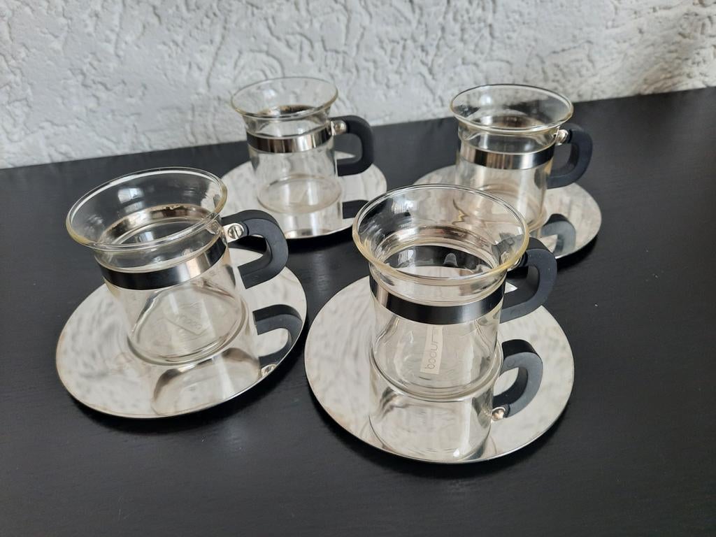 Bodum Bistro Glazen Kopjes met RVS Schotels - Set van 4, Huis en Inrichting, Keuken | Servies, Ophalen of Verzenden, Effen, Kop(pen) en/of Schotel(s)