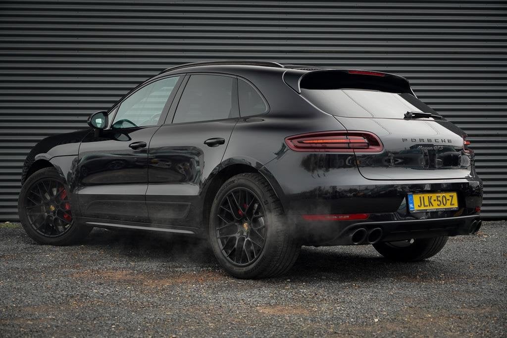 Foto 14 van Porsche Macan 3.0 GTS / Pano / Luchtvering / Trekhaak / Spor