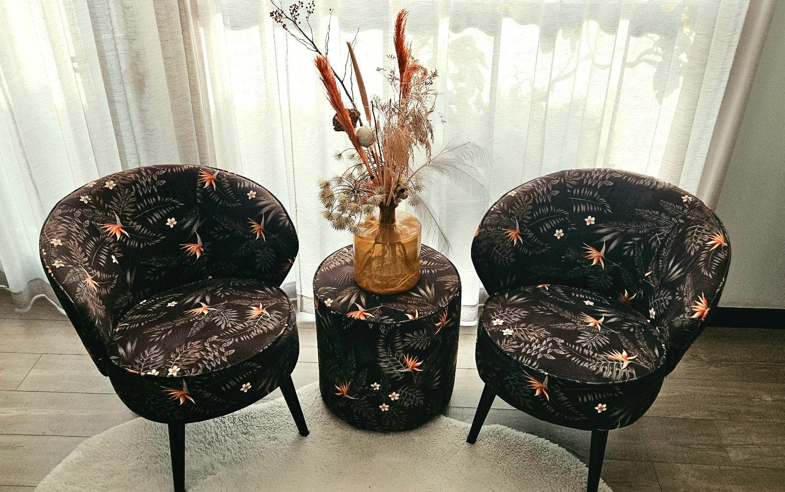 Set 2  WOOOD Bo fauteuil en poef 
• Materiaal: Zachte fluwel, Ophalen, Tropisch, Botanisch, Eclectisch, 75 tot 100 cm, Zo goed als nieuw