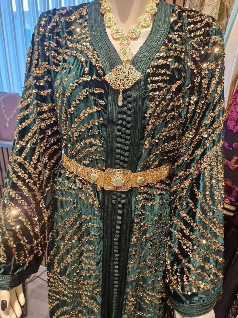 Mooie takchita's en caftans te koop of te huur, Kleding | Dames, Jurken, Ophalen of Verzenden, Zo goed als nieuw, Onder de knie