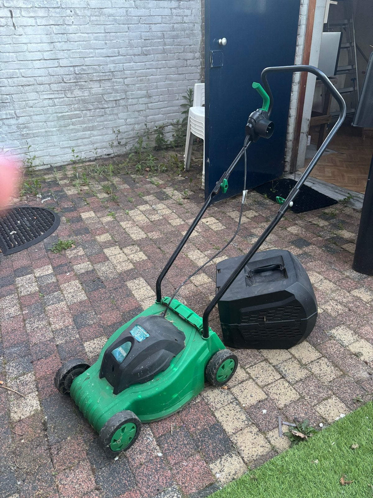 Rhodus elektrische grasmaaier 1000W met opvangbak, Ophalen, Cirkelmaaier, Gebruikt, Elektrische grasmaaier