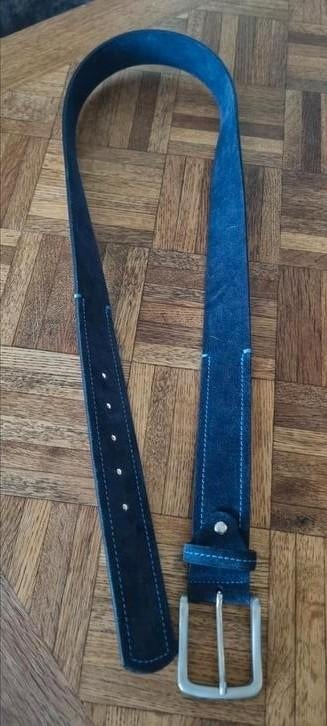 Men's heritage blauwe herenriem suede met leder 110 cm, Kleding | Heren, Riemen en Ceinturen, 95 tot 105 cm, Onbekend, Ophalen of Verzenden