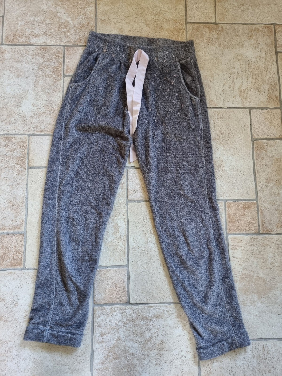 mooie warme grijze hunkemöller broek maat m 40, Kleding | Dames, Maat 38/40 (M), Nieuw, Ophalen of Verzenden, Hunkermoller