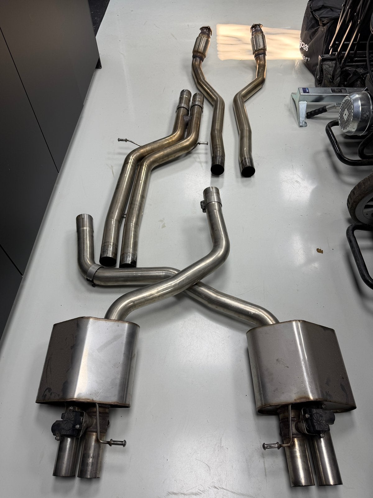 Milltek non/resonated cat-back met klep voor audi rs6/rs7, Auto-onderdelen, Ophalen, Nieuw, Audi