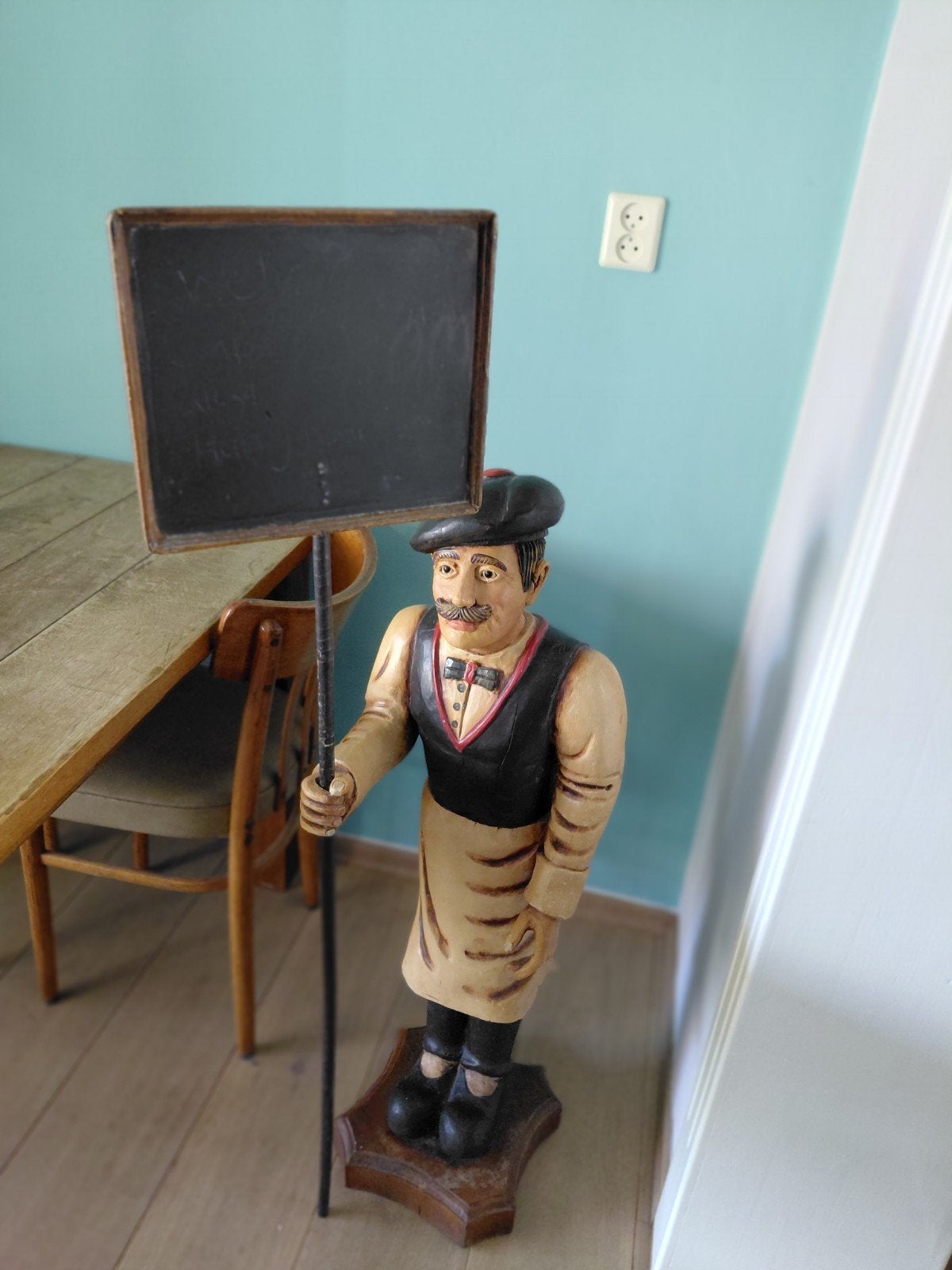 Houten Ober Beeld met Krijtbord - Vintage Decoratie, Antiek en Kunst, Ophalen