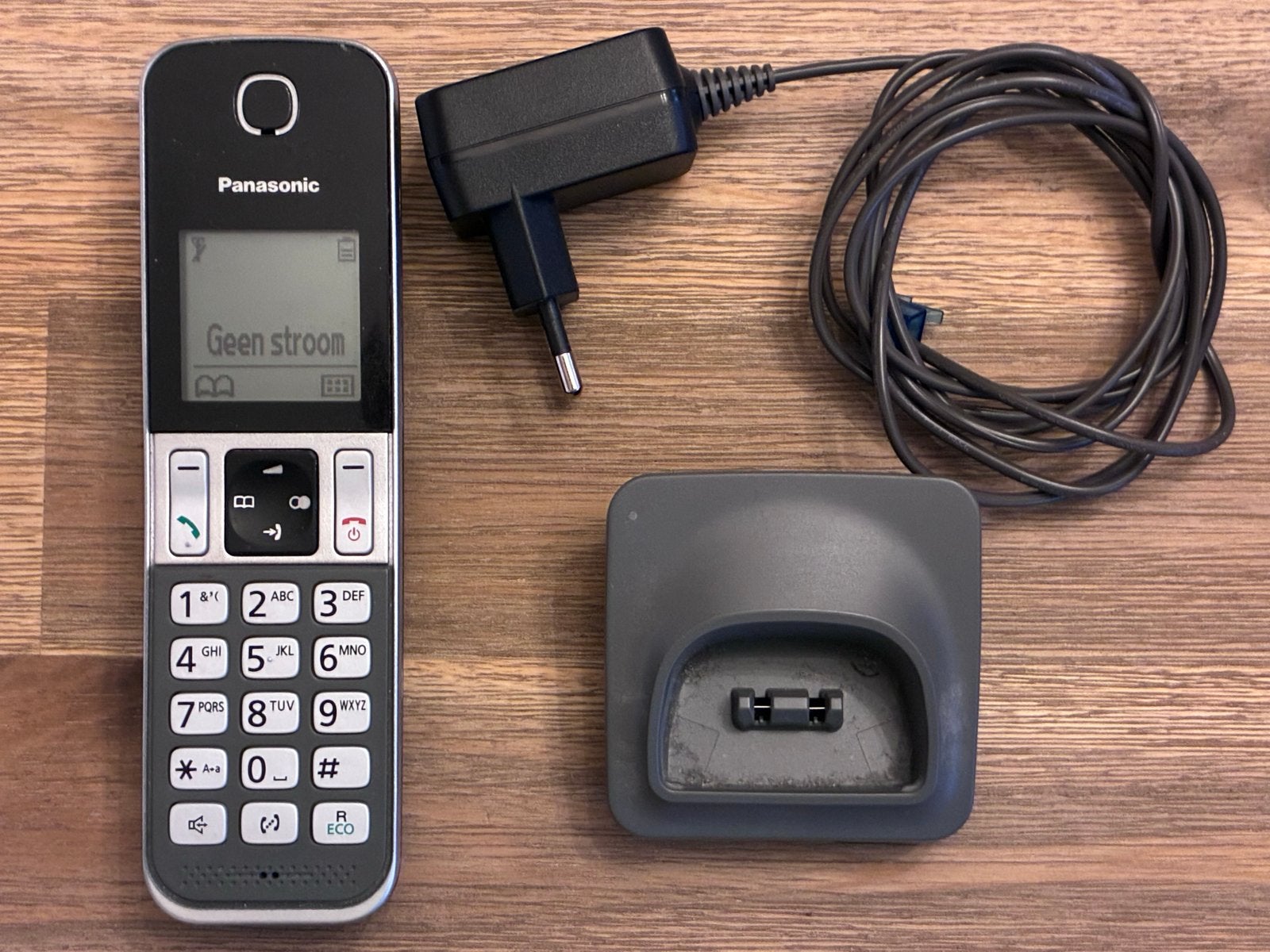 Panasonic PNLC1064 draadloze DECT telefoon met docking, Telecommunicatie, Vaste telefoons | Handsets en Draadloos, Ophalen of Verzenden