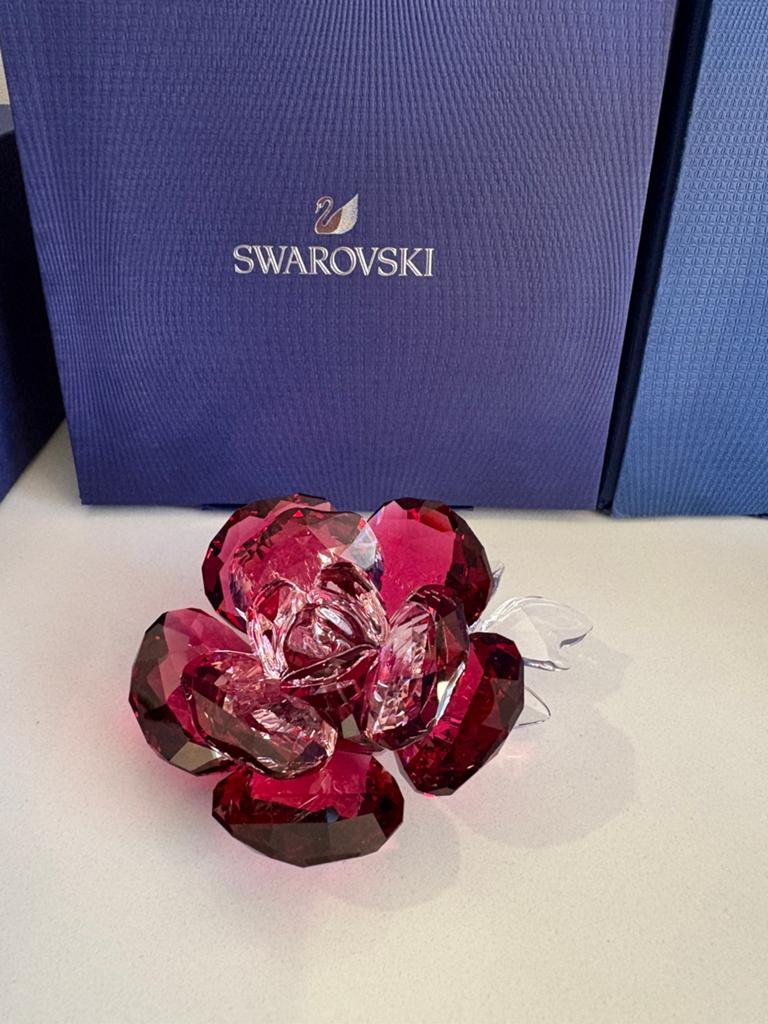 Swarovski pioenroos, Ophalen of Verzenden, Zo goed als nieuw, Figuurtje