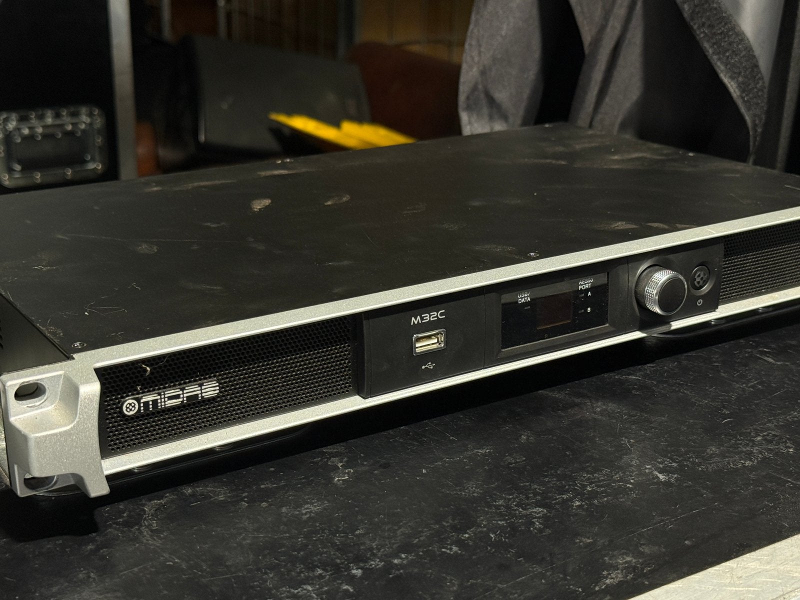 Midas M32C digitale mixer | mengtafel | in-ear monitoring, -, -, Microfooningang, Ophalen of Verzenden