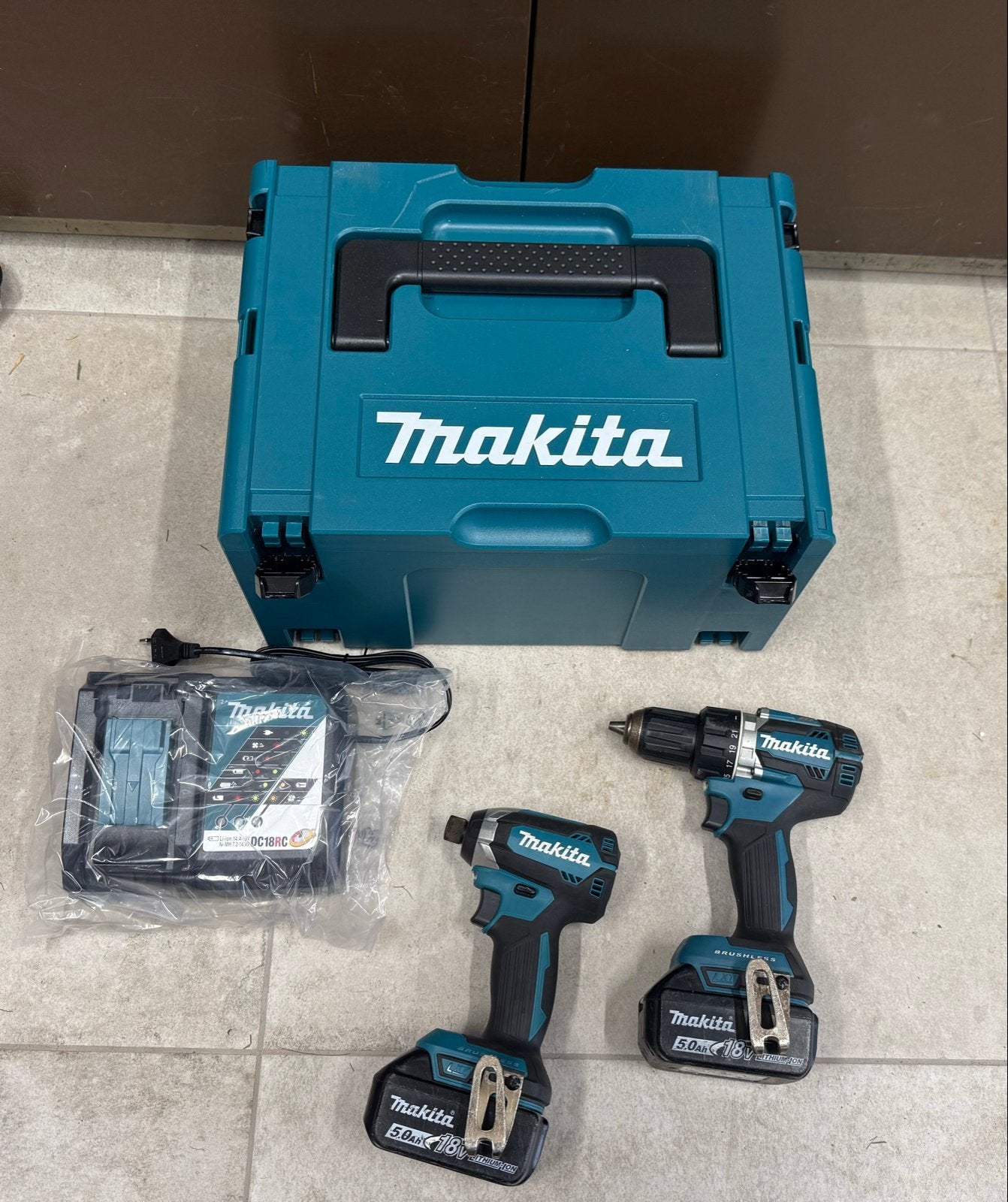 Makita 18V slagschroevendraaier DTD153 & klopboormachine DDF, Doe-het-zelf en Verbouw, Gereedschap | Boormachines, Ophalen, 600 watt of meer