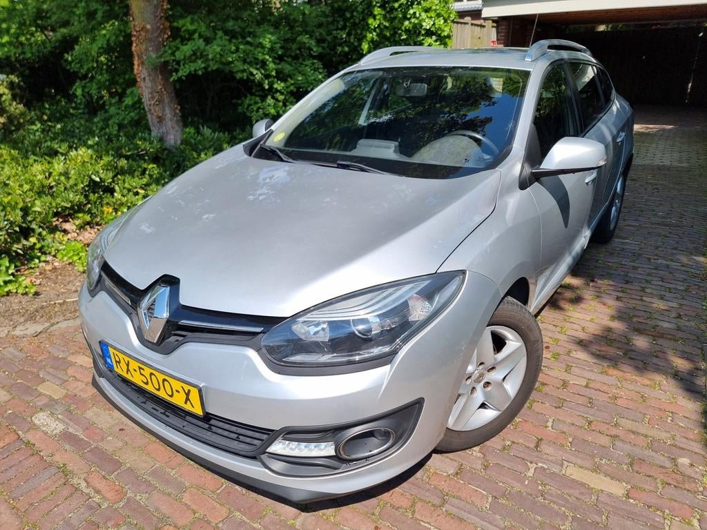 Renault Mégane Estate 1.5 dCi Limited Navi/Pdc/Trekhaak/Air, Auto's, Renault, Voorwielaandrijving, Euro 5, Stof, Gebruikt