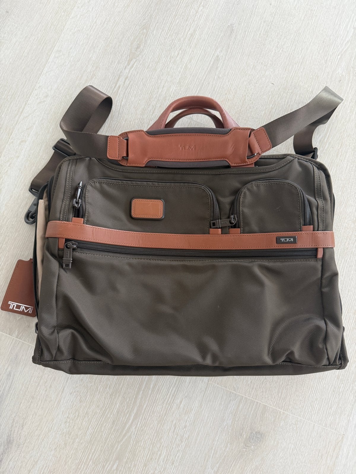 TUMI Alpha Laptoptas / Aktetas - Model 26114ES2E (Bruin), Ophalen of Verzenden, Zo goed als nieuw