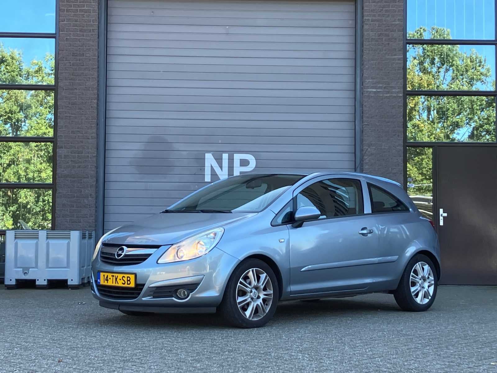 Opel Corsa 1.4-16V Enjoy, 14-TK-SB, Voorwielaandrijving, 4 cilinders, Origineel Nederlands, Bedrijf